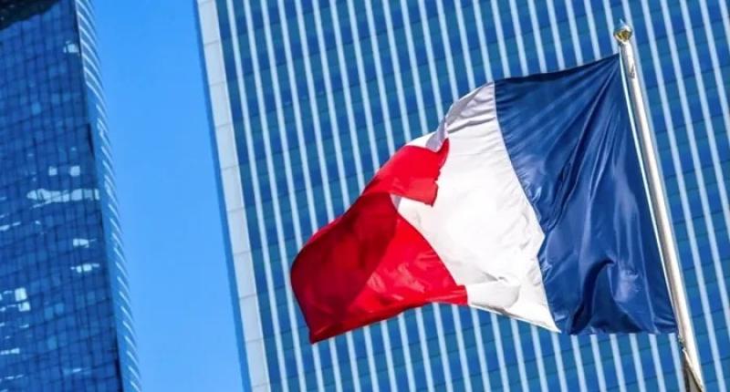 فرنسا تعتزم إنشاء صندوق للدفاع بقيمة 450 مليون يورو
