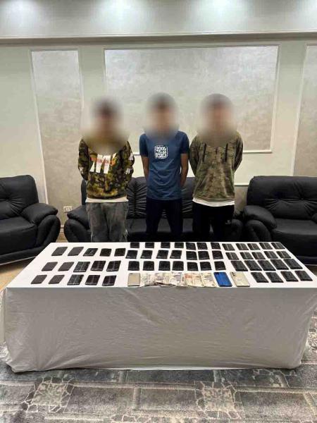 مخدر الحشيش بحوزة المتهمين 