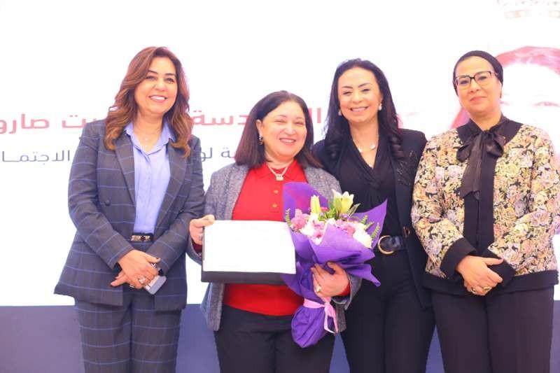 مايا مرسي تكرم مرجريت صاروفيم ومها هلالي.. أمهات مثاليات بوزارة التضامن الاجتماعي
