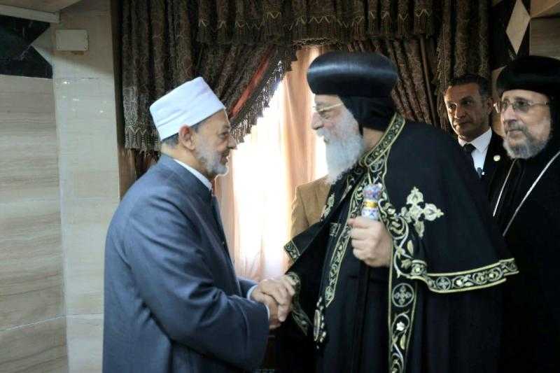 شيخ الأزهر يستقبل البابا تواضروس للتهنئة بقرب حلول عيد الفطر المبارك