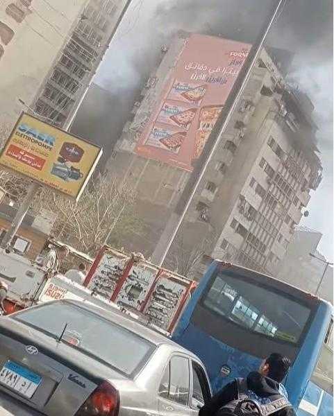 النيابة تعاين موقع حريق مخزن أدوية بجوار مبنى هيئة بريد رمسيس l صور