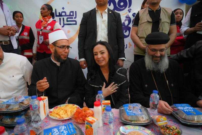 وزيرة التضامن الاجتماعي تشهد حفل إفطار أهالينا لسكان المناطق المطورة بديلة العشوائيات