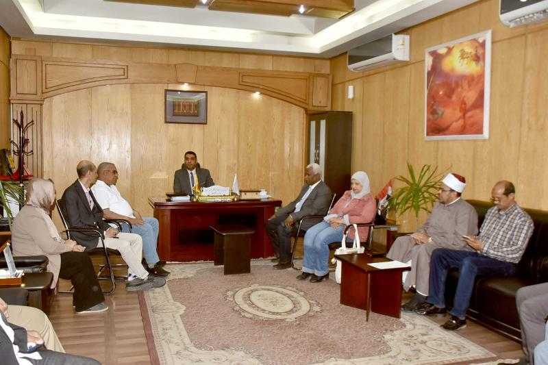 نائب محافظ الأقصر يترأس اجتماع مبادرة ظواهر التنسيقي للقضاء على الإدمان
