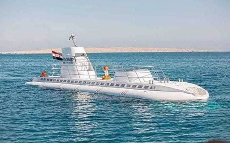 تفاصيل حادث غرق غواصة سياحية في الغردقة .. مصرع وإصابة 15 شخصا l صور