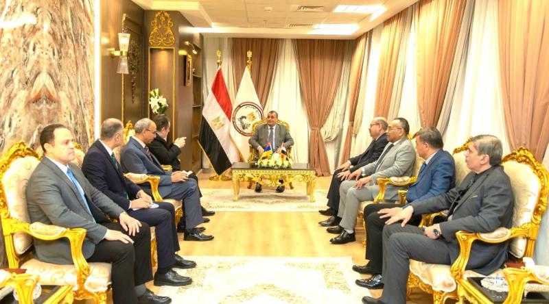 وزير الإنتاج الحربي يستقبل السفير الأرميني لبحث أوجه التعاون في مجالات التصنيع