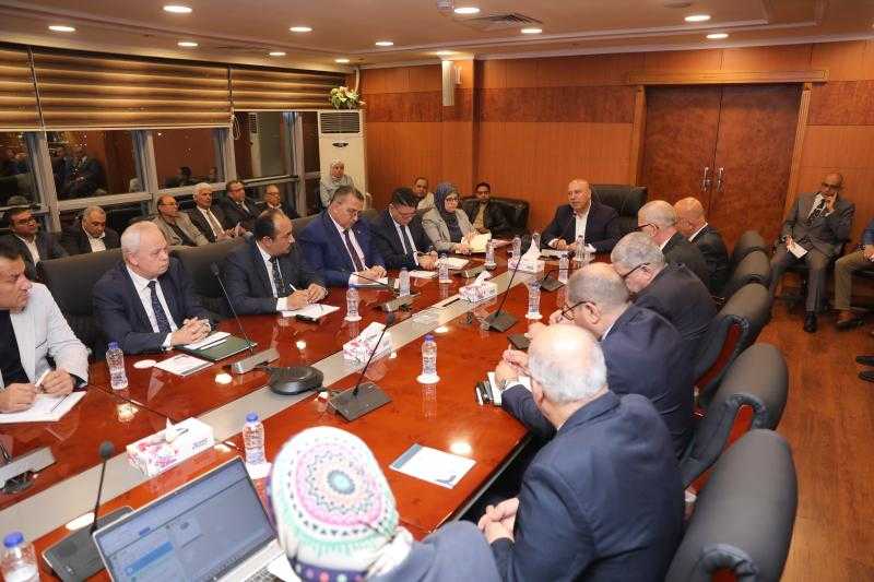 كامل الوزير: الحكومة تهتم بإقامة مصانع في مجال الطاقة الجديدة والمتجددة