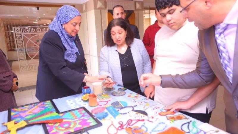 التضامن تفتتح معرض أعمال ومنتجات أبناء الجمعية المصرية لذوي التوحد