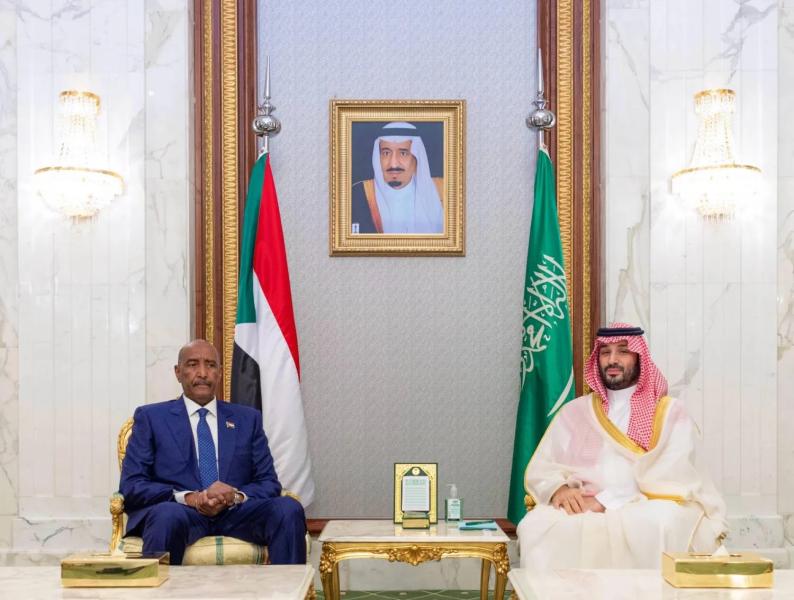 محمد بن سلمان والبرهان يستعرضان مستجدات أوضاع السودان