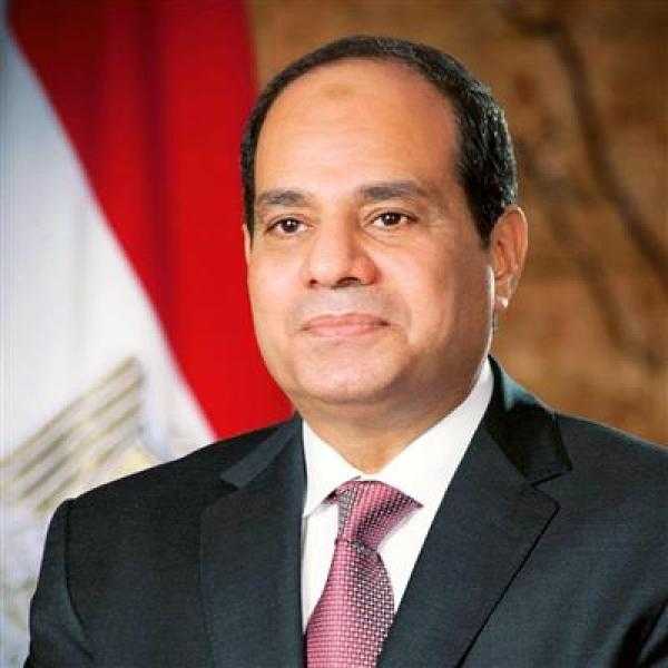 الرئيس السيسي يهنئ الشعب المصري والأمتين العربية والإسلامية بعيد الفطر المبارك
