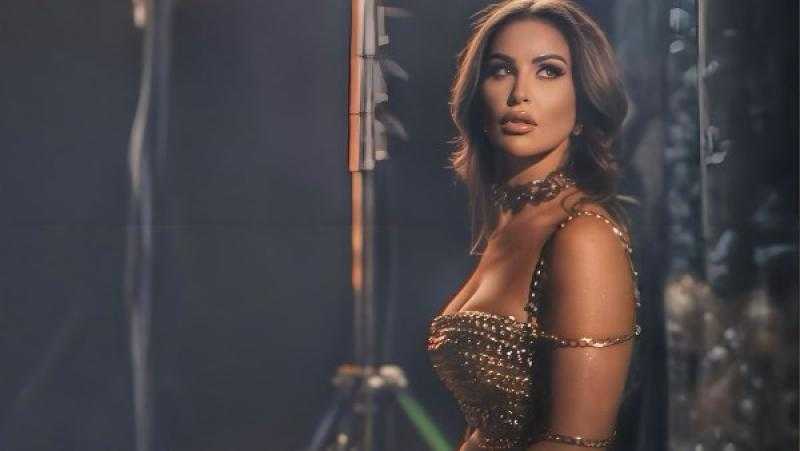 مي سليم تهدي جمهورها أغنية ”اتعلقت بيه” بمناسبة عيد الفطر
