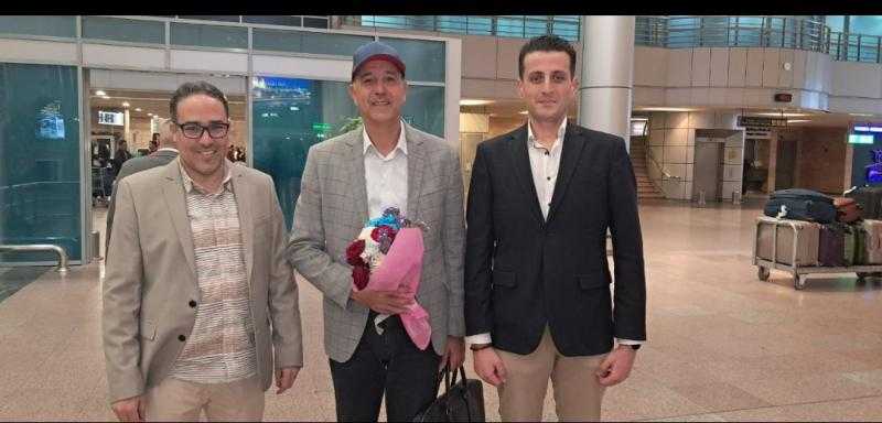 بيراميدز يستقبل بعثة الجيش الملكي المغربى فى القاهرة بالورود