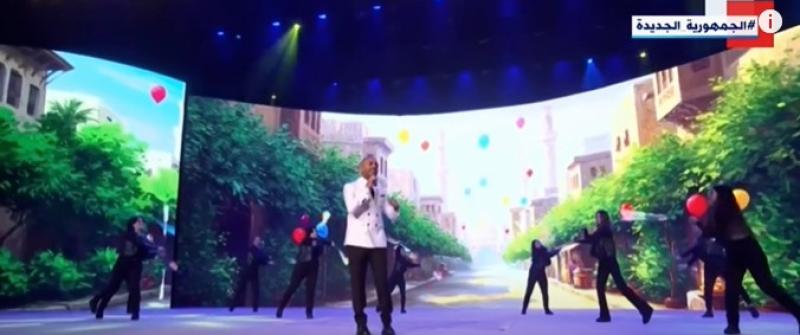 تامر عاشور يشارك باحتفالية عيد الفطر بحضور الرئيس السيسي مع أبناء الشهداء
