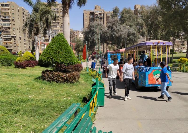شاهد.. تفاصيل احتفال المصريين بعيد الفطر في الحدائق العامة