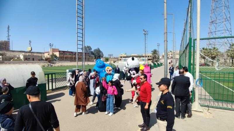 جامعة بنها تنظم حفلا ترفيهيا للأطفال الفلسطينين المرافقين لمصابى غزة بالمستشفى الجامعى