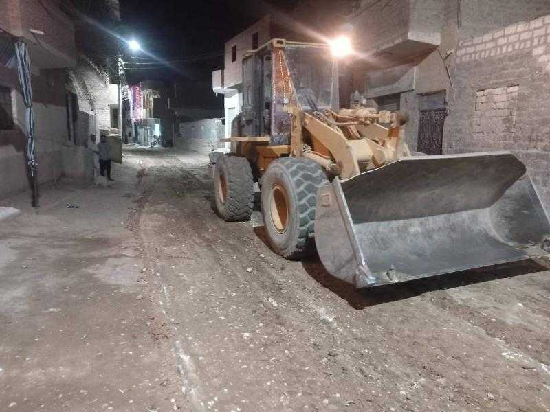 محافظ أسيوط: إستمرار تنظيم حملات تسوية وتمهيد الشوارع لتحسين الخدمات للمواطنين خلال العيد