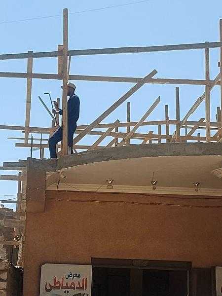 مركز الطود بالأقصر ينفذ أعمال إزالة لحالة بناء مخالف فى ثالث أيام عيد الفطر