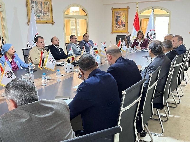 أمانة النقابات المهنية بحزب الجبهة تستعرض خطة عملها وتعلن انطلاق الأنشطة والفعاليات المختلفة