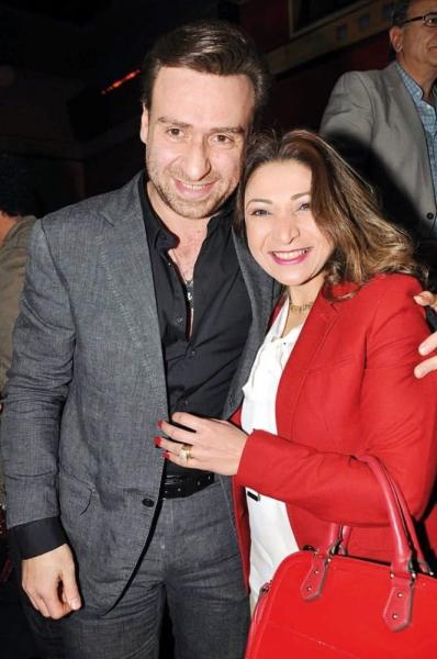 نضال الشافعي وزوجته 