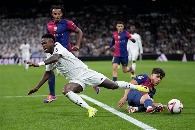 ريال مدريد وبرشلونة 