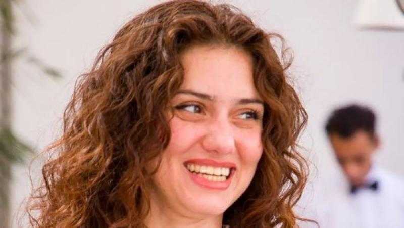 جيهان الشماشرجي: من قهوجية إلى فنانة صاعدة