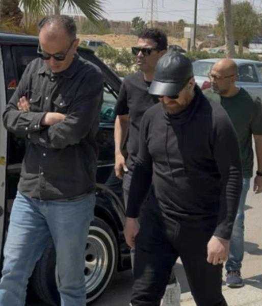 نضال الشافعي يودّع زوجته: العزاء غداً في الشيخ زايد وقلبي يطلب الدعاء لها بالرحمة