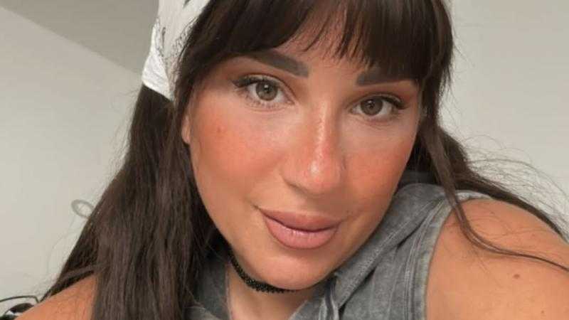 أسما شريف منير تحتفل بعيد ميلادها الـ 38