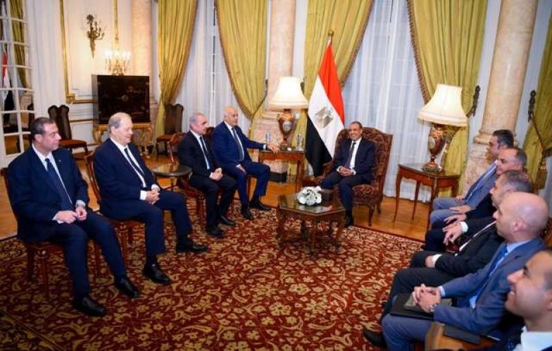 وزير الخارجية والهجرة يستقبل وفدًا من حركة فتح الفلسطينية