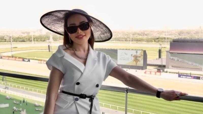 أسما إبراهيم تتألق في إطلالة ملكية خلال كأس دبي العالمي للخيول