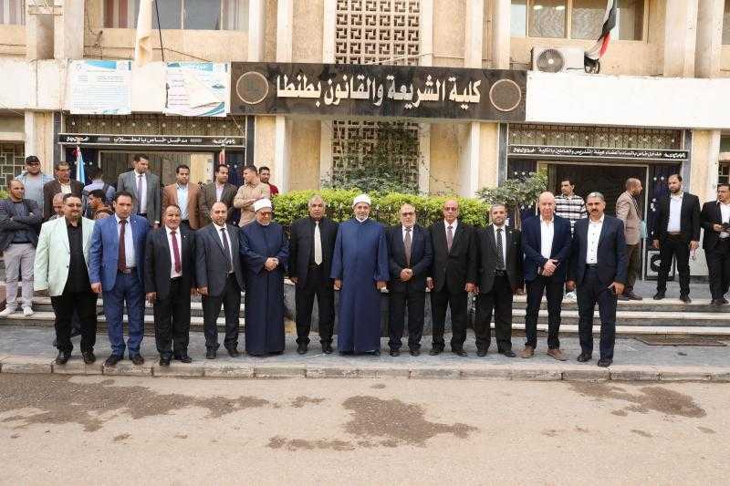 رئيس جامعة الأزهر ونائبه للوجه البحري يتفقدان انتظام العملية التعليمية بكليات الجامعة بطنطا