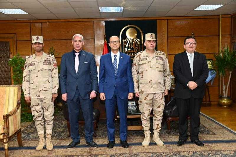 المنشاوي يلتقي المستشار العسكري مع انطلاق أولى دورات التربية الوطنية لطالبات جامعة أسيوط