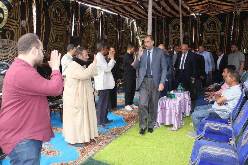 محافظ سوهاج يؤدى واجب العزاء فى وفاة النائبة رقية الهلالي
