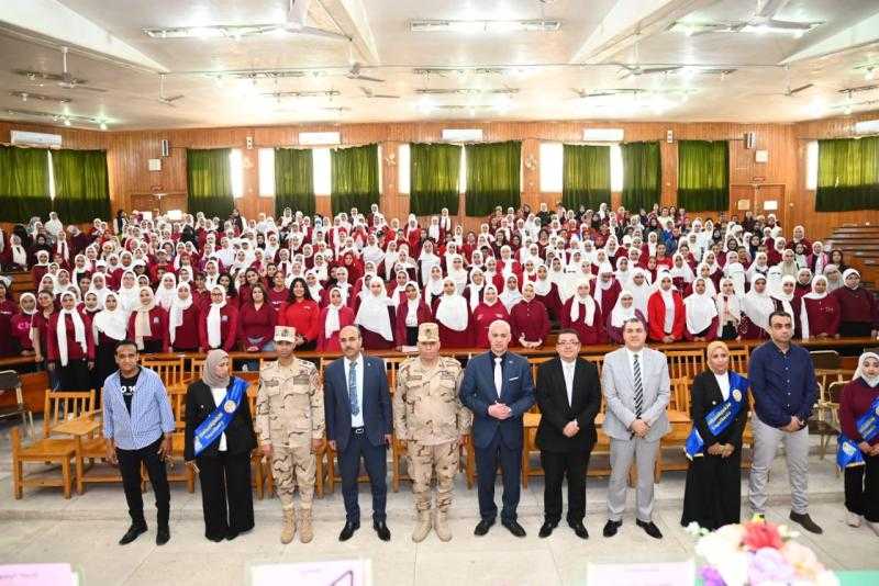 جامعة أسيوط تشهد افتتاح أولى دورات التربية الوطنية للإناث بالتعاون مع قوات الدفاع الشعبي والعسكري