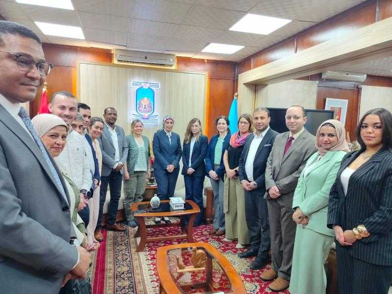 رئيس جامعة الأقصر ووفد الوكالة الإسبانية للتعاون الدولي يبحثان سبل التعاون المشترك