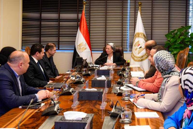 وزيرة البيئة تلتقى ممثلو مجموعة تجانس الأردنية لعرض تطبيق الكترونى تنفذه الشركة فى مجال جمع وإدارة المخلفات