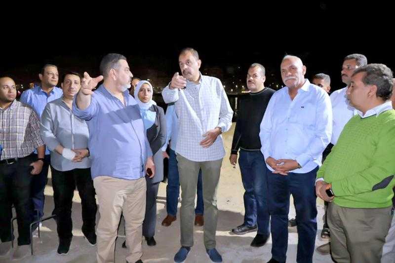 محافظ سوهاج يتفقد أعمال تطوير المرسى السياحي بالكورنيش الغربي