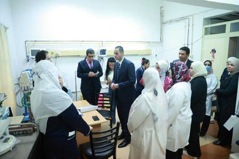 نائب وزير الصحة يتفقد مستشفى جراحات اليوم الواحد ومركز طب الأسرة بالحي السادس وعيادات مدينة نصر للتأمين الصحي