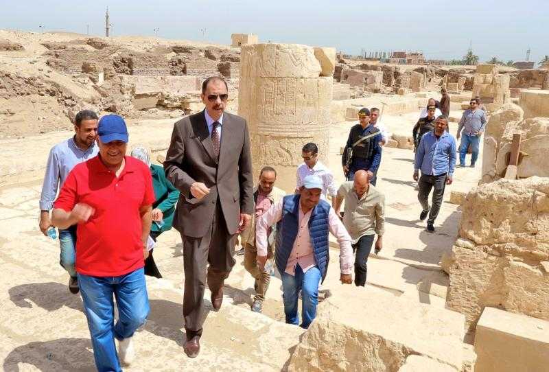 محافظ سوهاج في زيارة للمناطق الأثرية بأتريبس والهجارسة