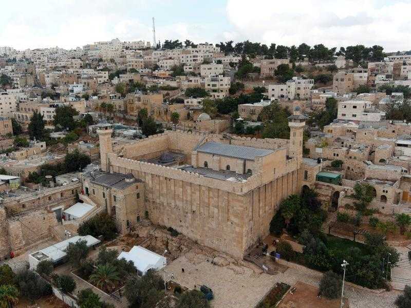 الاحتلال يضع أقفالا على جميع أبواب غرف الحرم الإبراهيمي