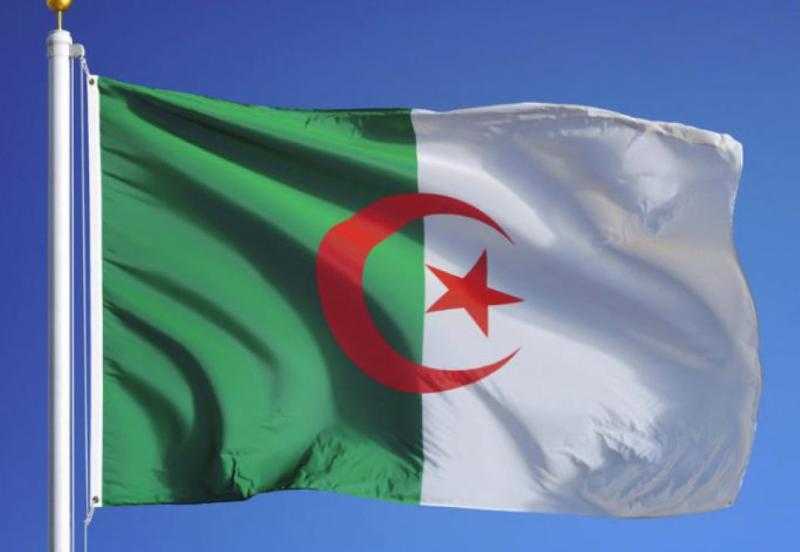 الجزائر تستدعي سفيريها من مالي والنيجر.. اعرف السبب