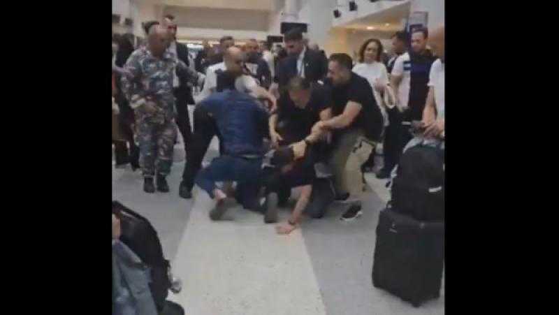 مشاجرة عنيفة في مطار رفيق الحريري ببيروت