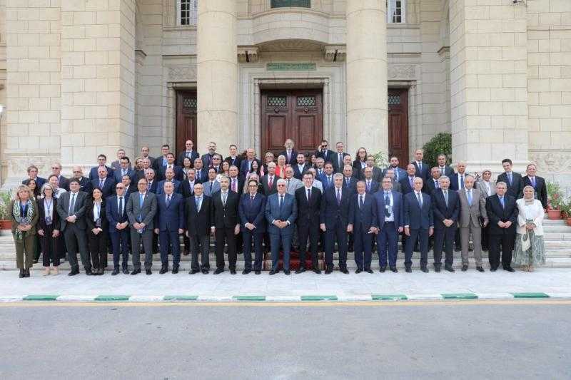 وزيرا التعليم العالي المصري والفرنسي يشهدان توقيع 42 بروتوكول تعاون بين الجامعات المصرية والفرنسية