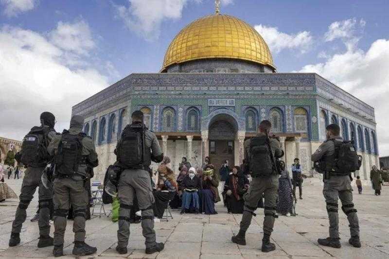 قوات الاحتلال تفرض طوقا أمنيا على منطقة باب العمود بالقدس المحتلة