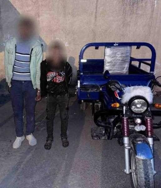 القبض على لصوص سرقة هاتف سيدة وسحلها في الإسكندرية