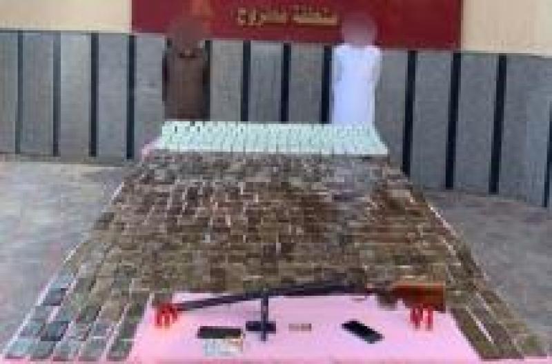 مخدر الحشيش بحوزة المتهم 