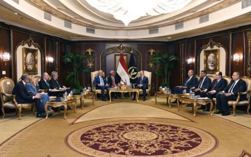 وزير الداخلية يستقبل نظيره الإيطالي
