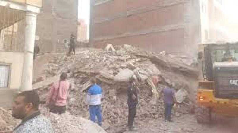 استمرار جهود البحث عن الضحية التاسعة في حادث انهيار منزل بأسيوط