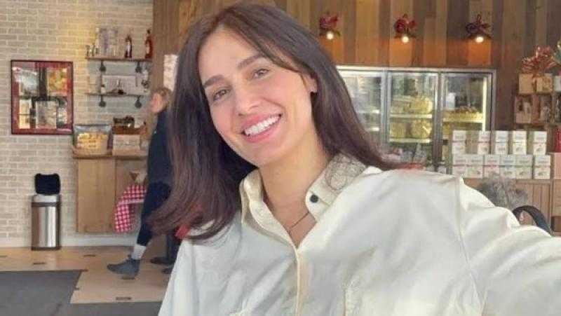 ابنة حلا شيحة تشجع الفتيات على ارتداء الحجاب