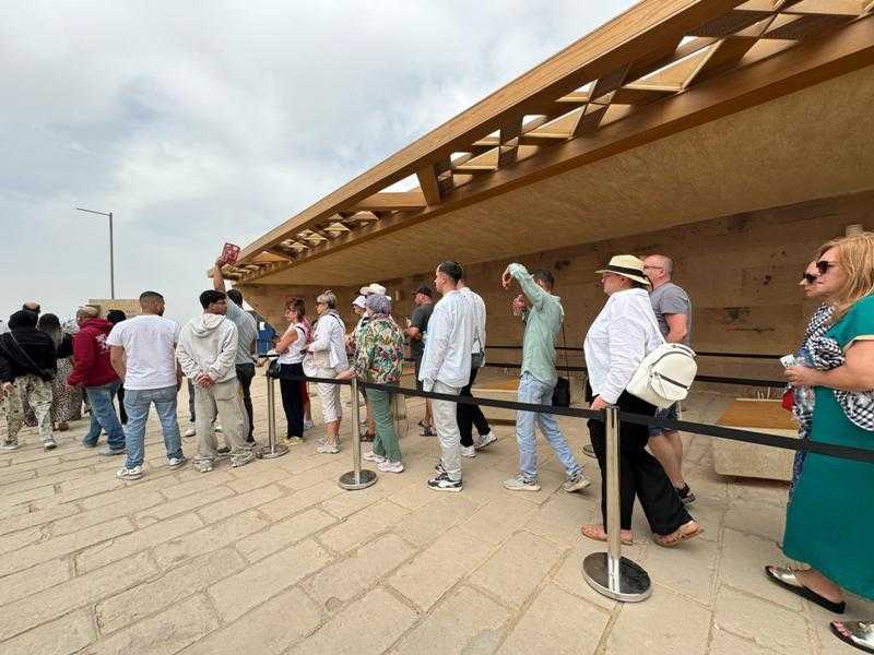 وزير السياحة والآثار يتابع منذ الصباح الباكر حركة الزيارة بالمنطقة أهرامات الجيزة