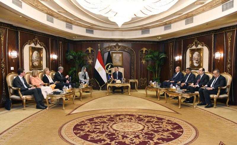 وزير الداخلية يشهد مراسم توقع وثيقة لتنظيم العمل مع وكالة ”اليوروبول”