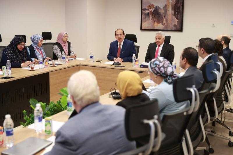 نائب وزير الصحة يعقد اجتماعًا لوضع خطة للاكتشاف المبكر للأوبئة وسرعة التعامل معها